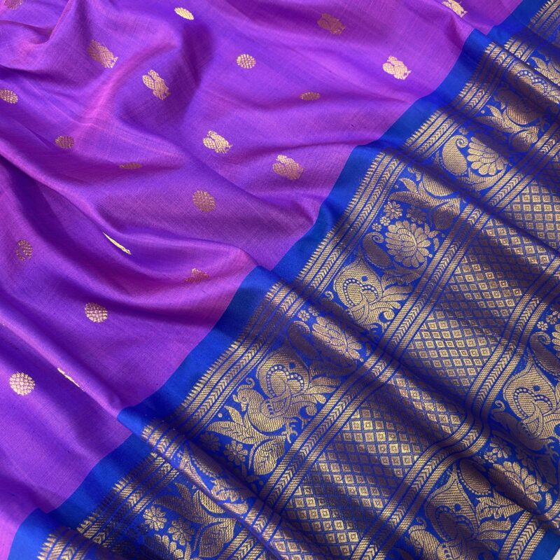 Purple Royal Blue Contrast Pure Gadwal Handloom Silk Saree - view 5
