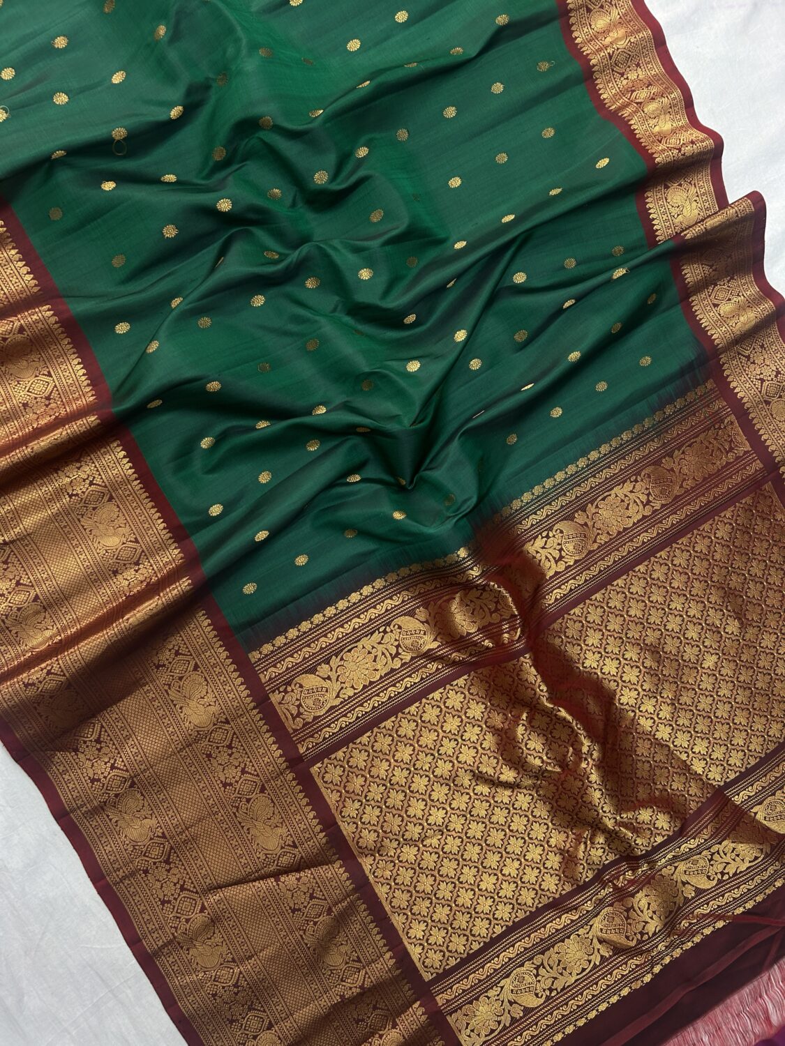 Bottle Green Maroon Pure Gadwal Handloom Silk Saree