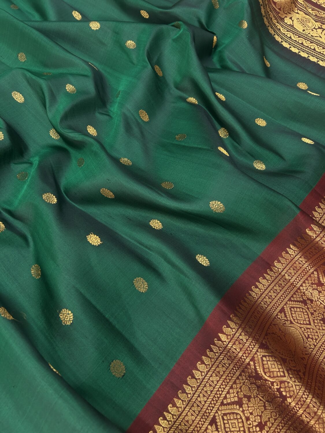 Bottle Green Maroon Pure Gadwal Handloom Silk Saree