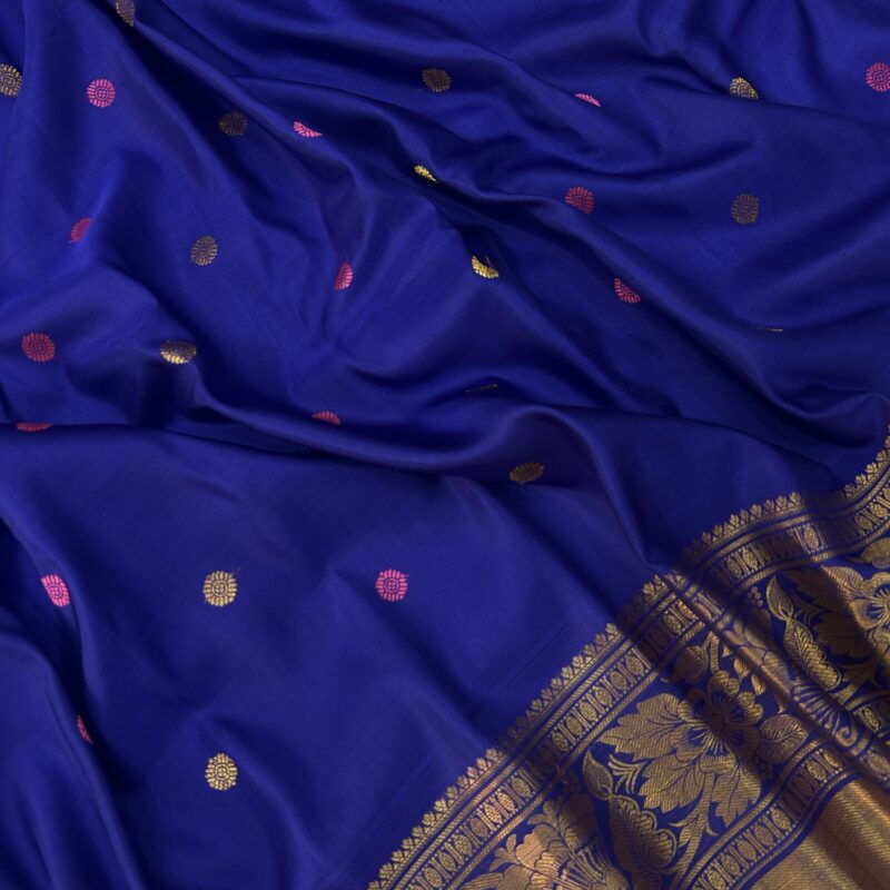 Royal Blue Pure Gadwal Handloom Silk Saree - view 5