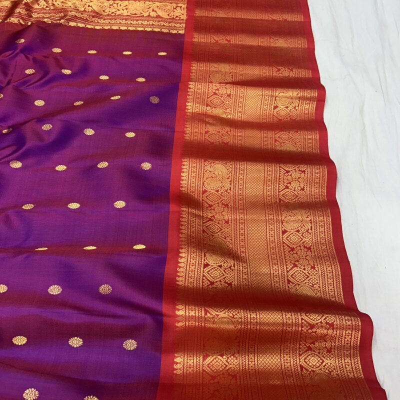 Purple Red Contrast Pure Gadwal Handloom Silk Saree - view 5