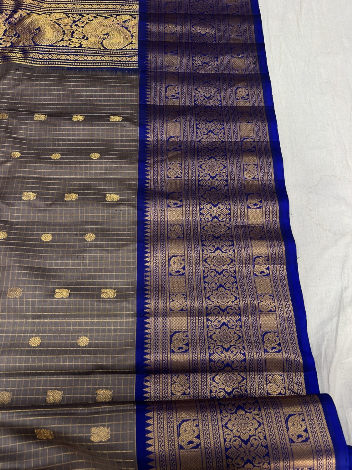 Grey Royal Blue Contrast Pure Gadwal Handloom Silk Saree
