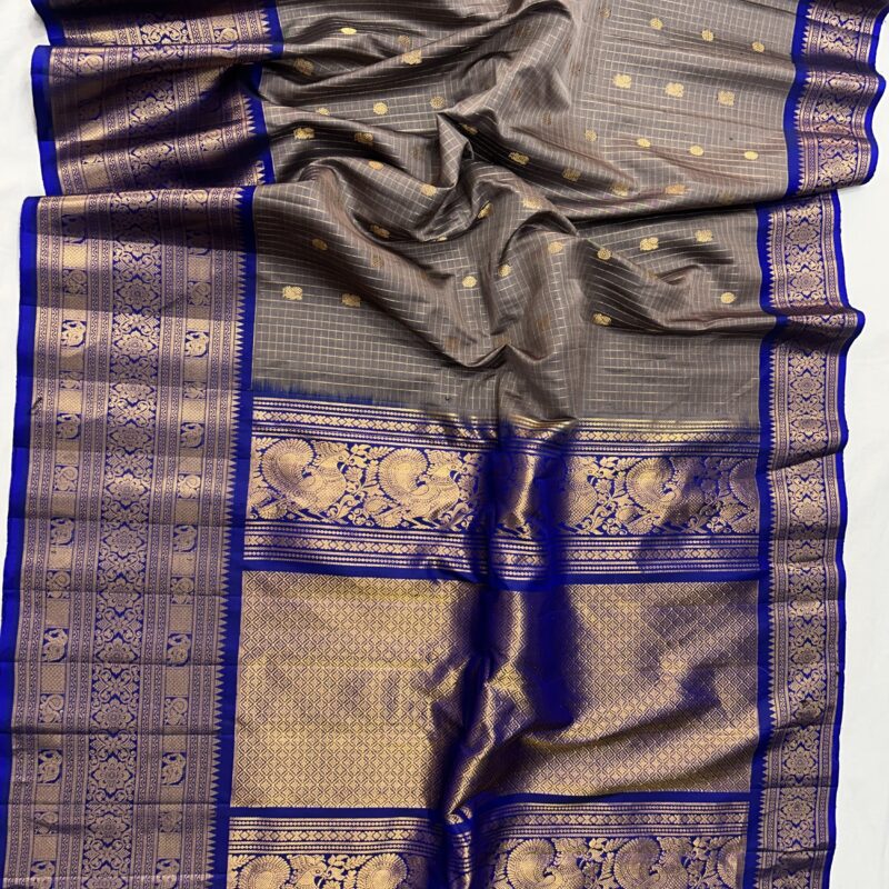 Grey Royal Blue Contrast Pure Gadwal Handloom Silk Saree - view 3