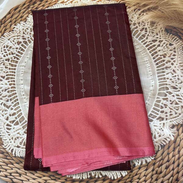 Maroon Saree with Peach Pink Contrast Pallu