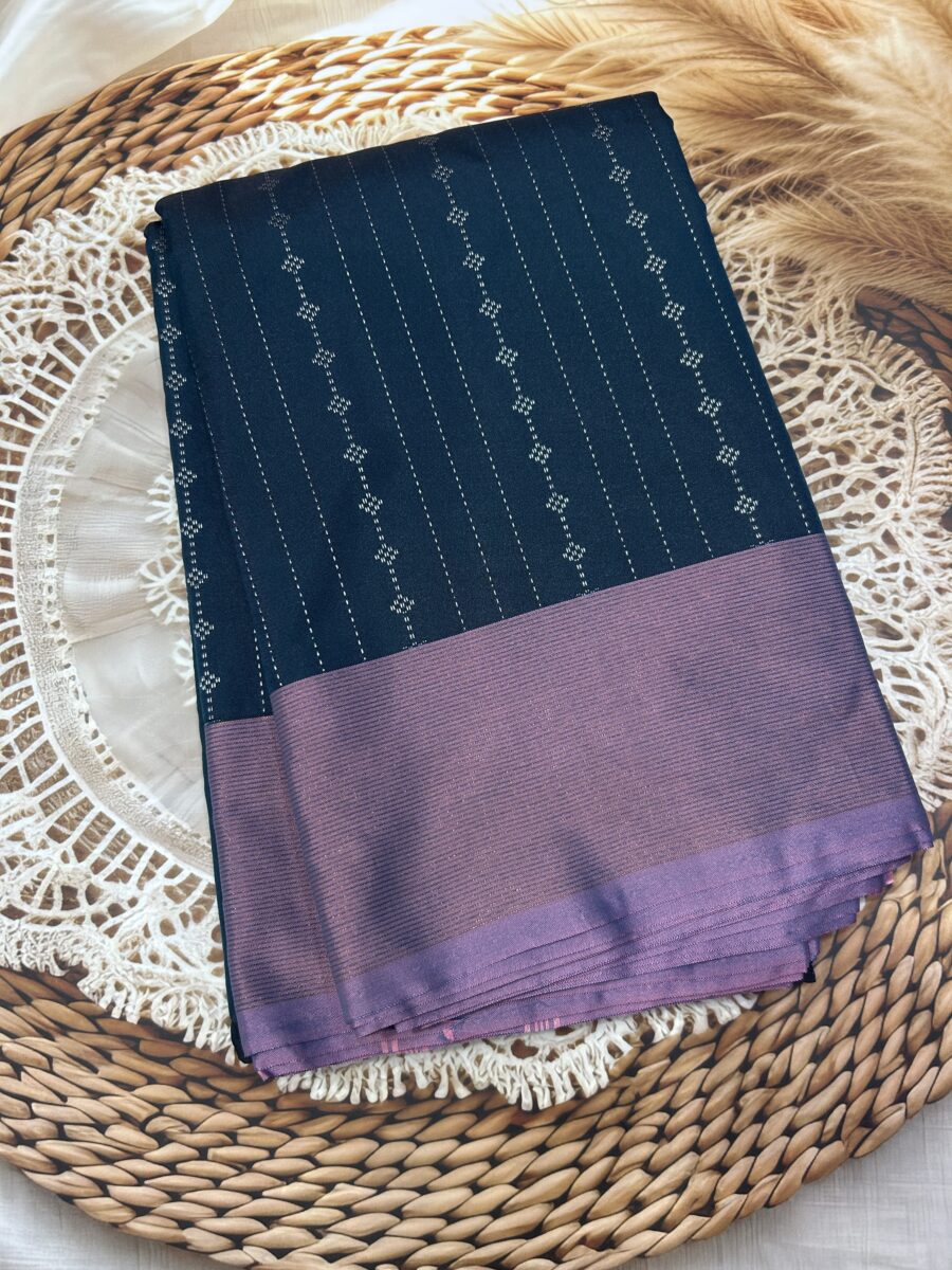 Deep Teal Saree with Lilac Contrast Pallu