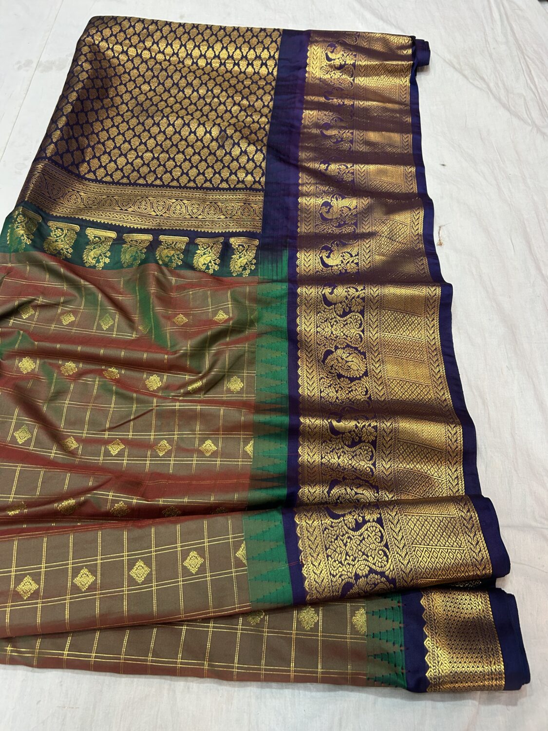 Red Green Dual Tone Saree with Navy Blue Border - Premium Semi Gadwal