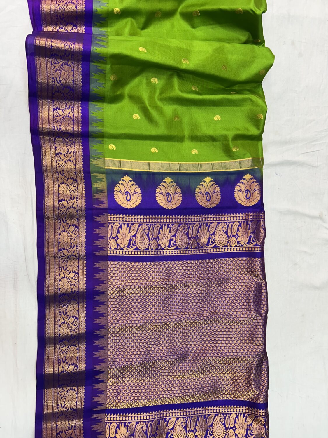 Parrot Green Violet Pallu Pure Silk Gadwal Saree