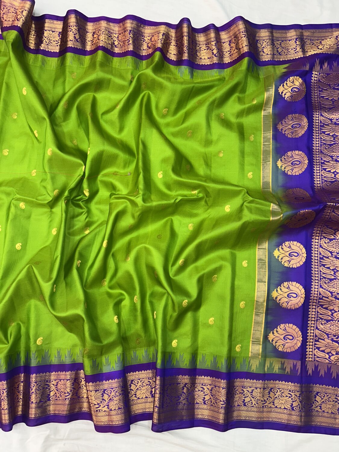 Parrot Green Violet Pallu Pure Silk Gadwal Saree