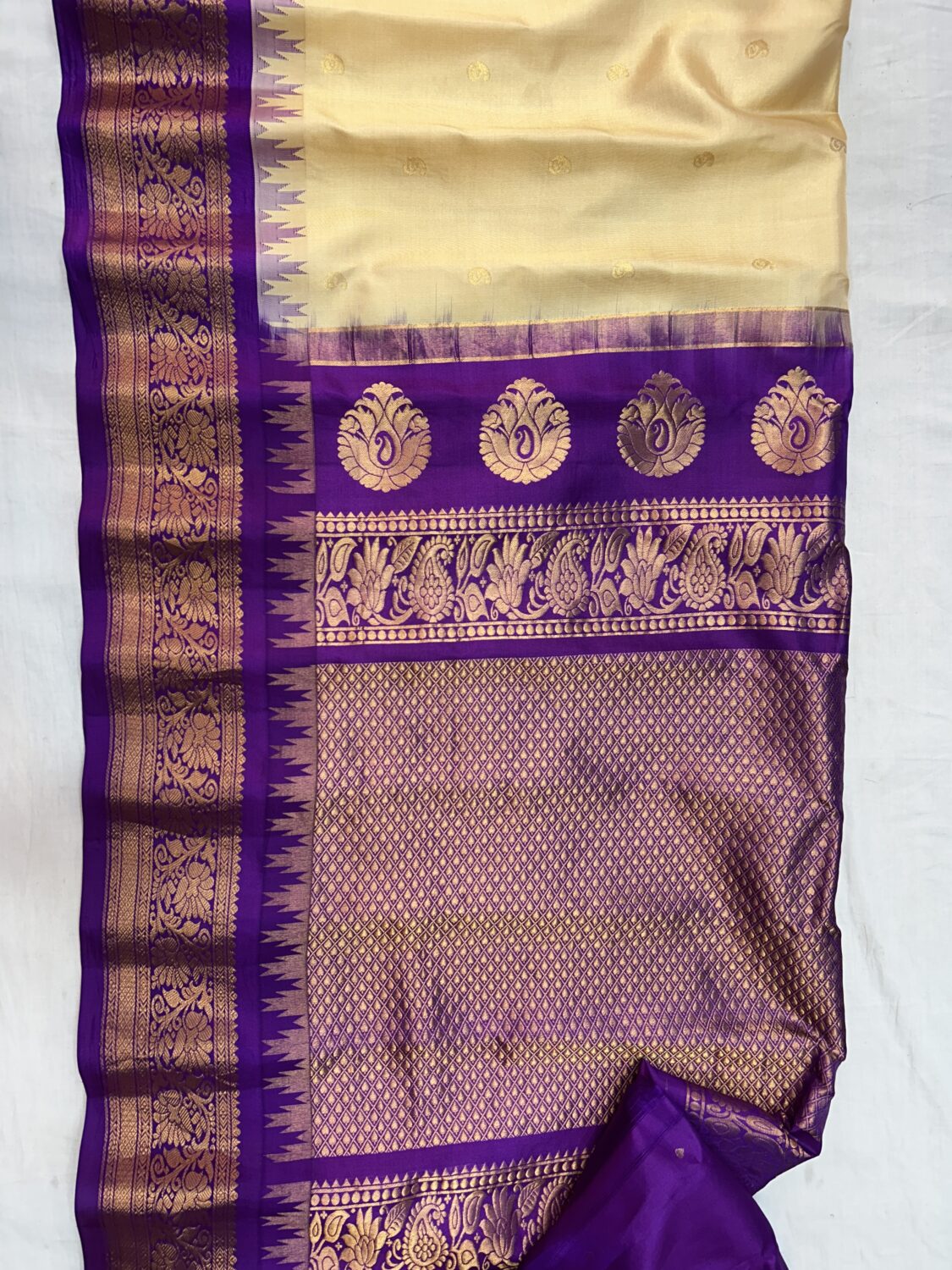 Cream Purple Pallu Pure Silk Gadwal Saree