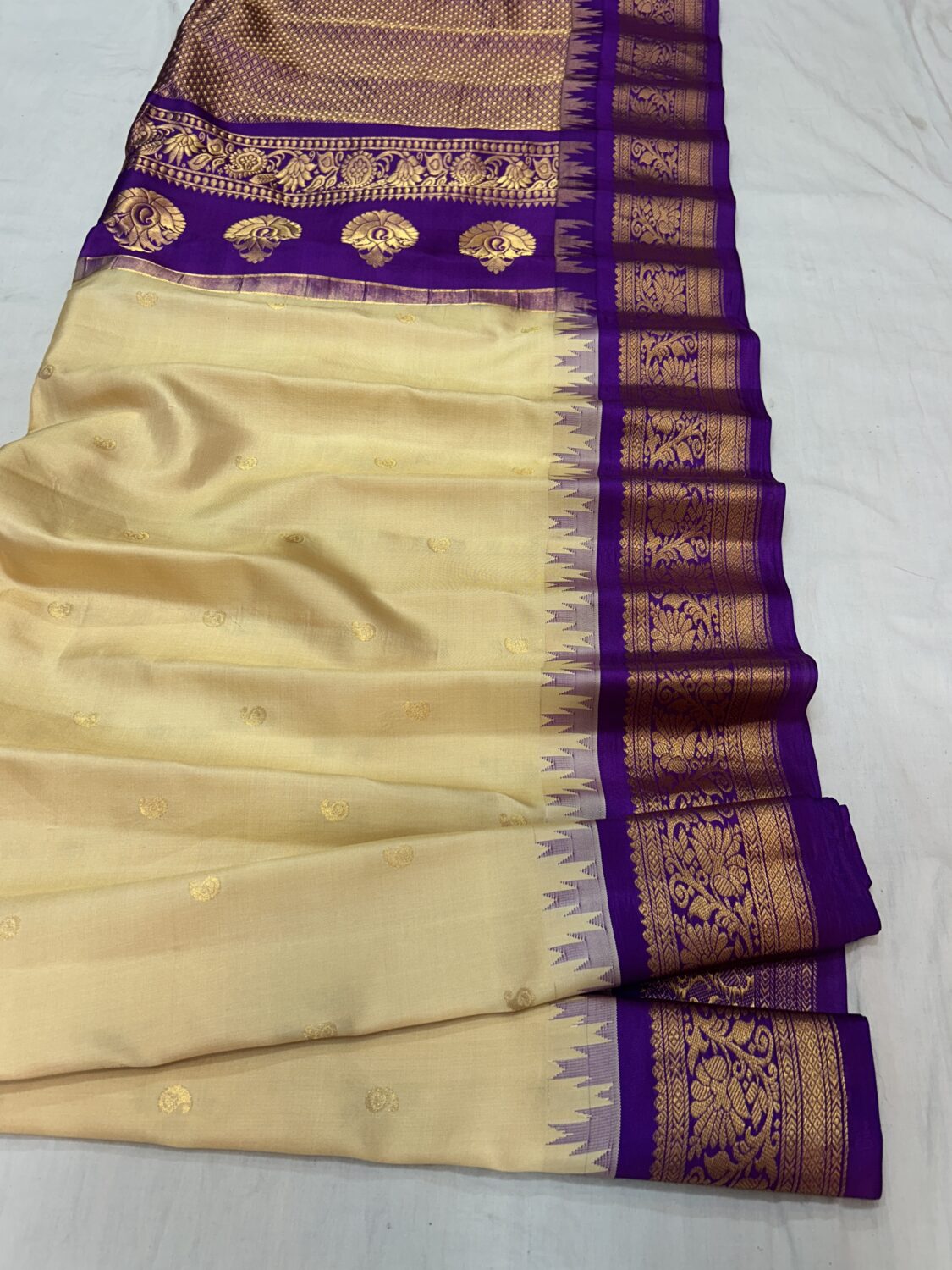 Cream Purple Pallu Pure Silk Gadwal Saree
