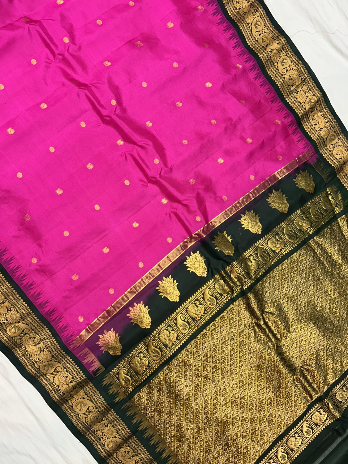 Rani Pink Bottle Green Pallu Pure Silk Gadwal Saree