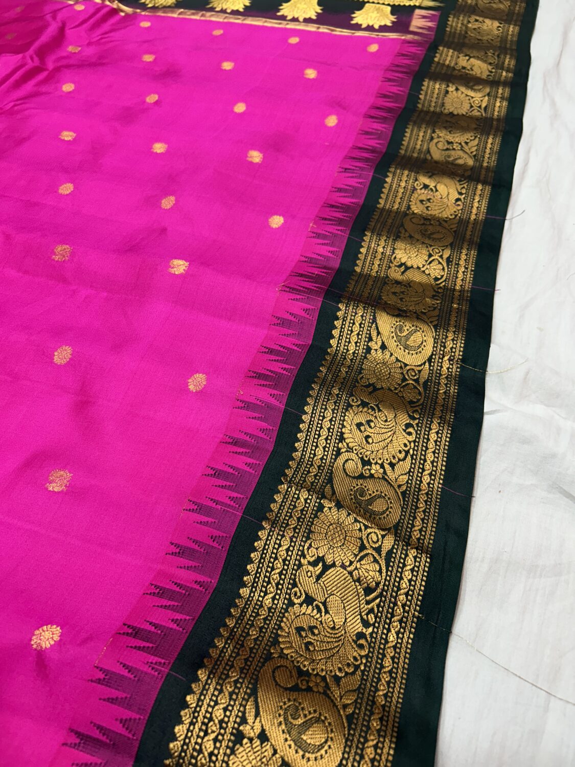 Rani Pink Bottle Green Pallu Pure Silk Gadwal Saree
