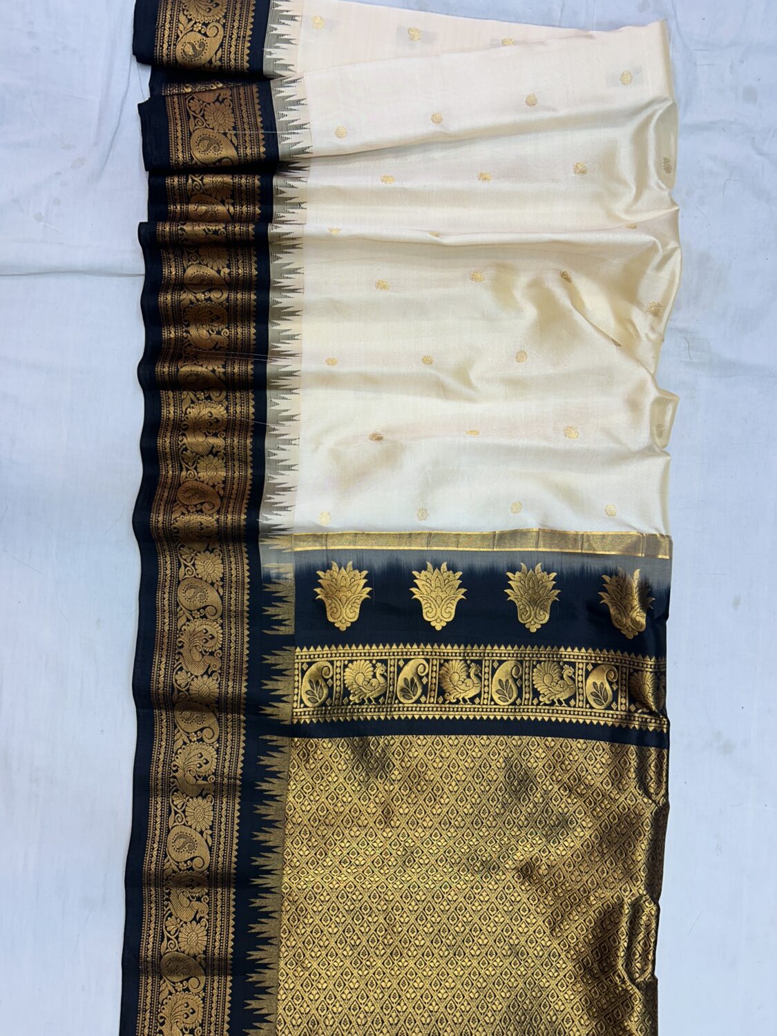Off White Black Pallu Pure Silk Gadwal Saree