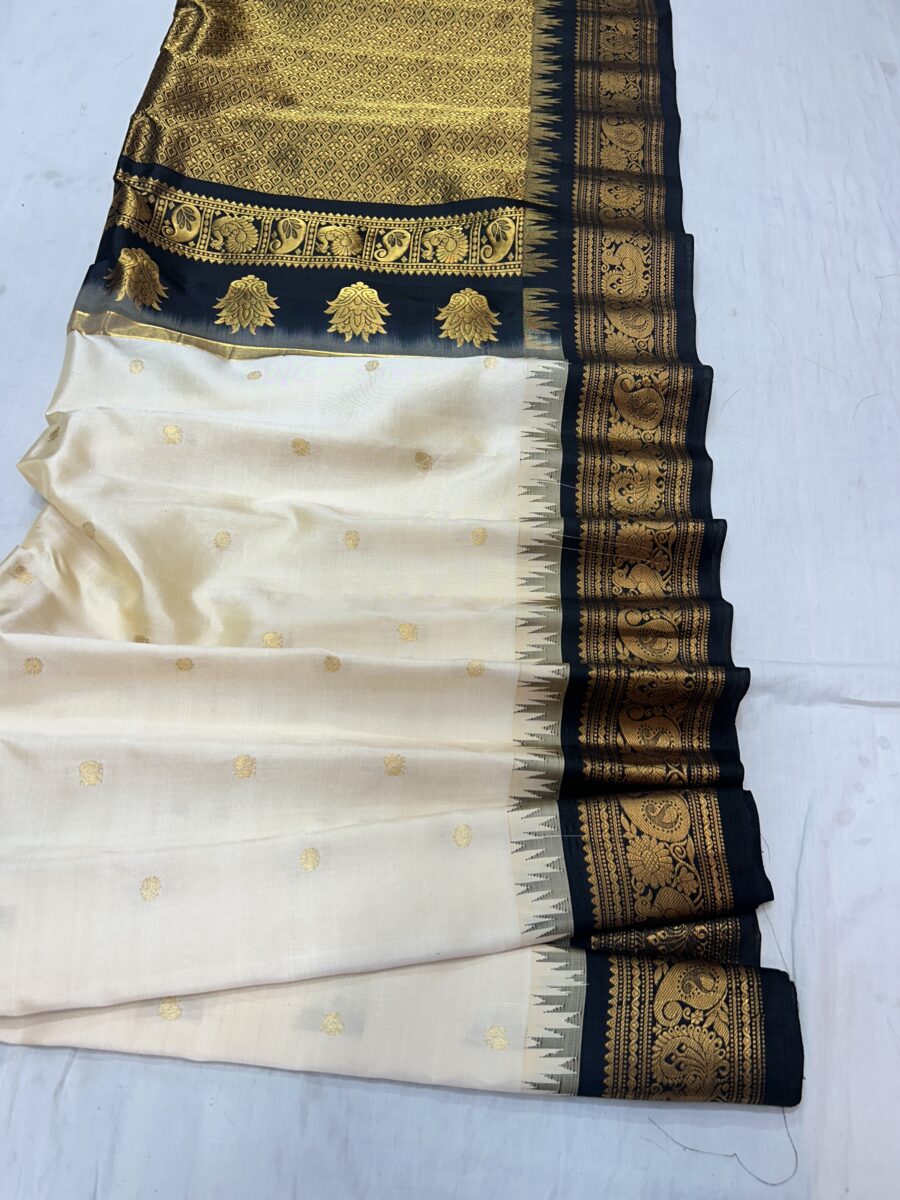 Off White Black Pallu Pure Silk Gadwal Saree