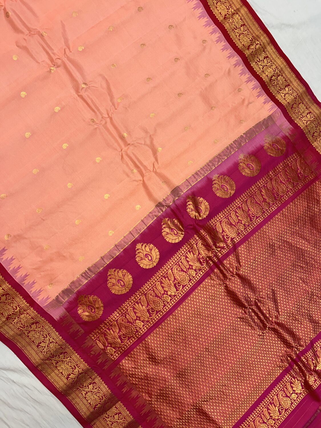Peach Magenta Pallu Pure Silk Gadwal Saree