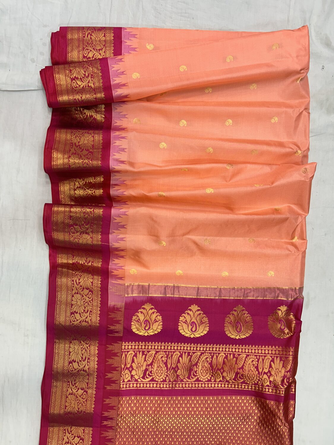 Peach Magenta Pallu Pure Silk Gadwal Saree