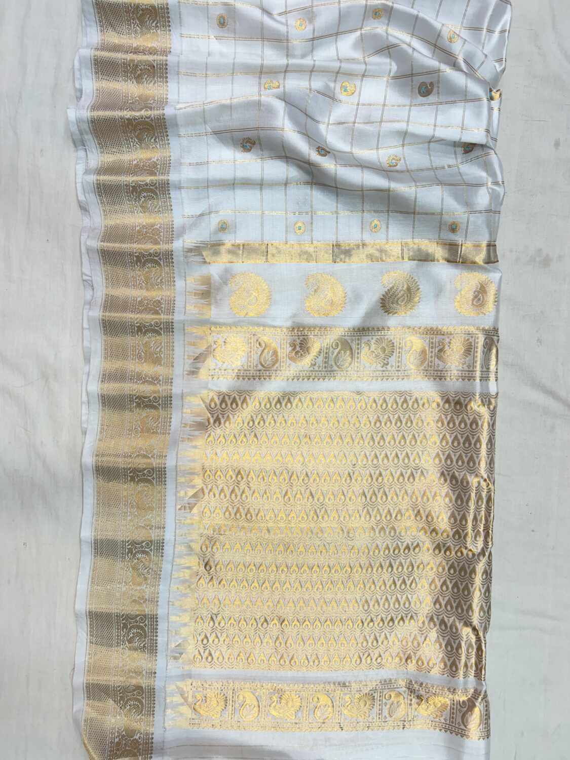 White Self Pallu Checks Pure Silk Gadwal Saree