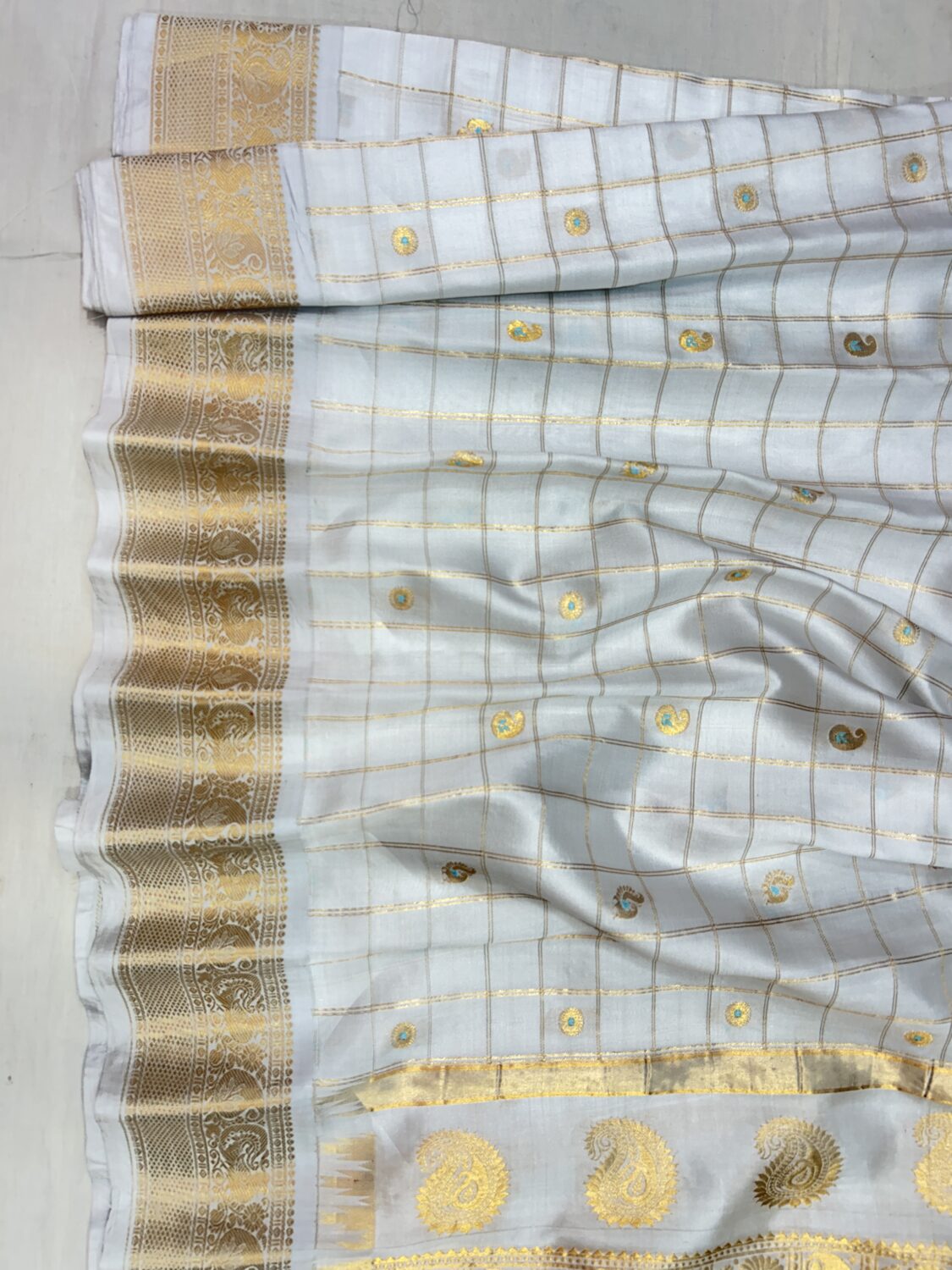 White Self Pallu Checks Pure Silk Gadwal Saree
