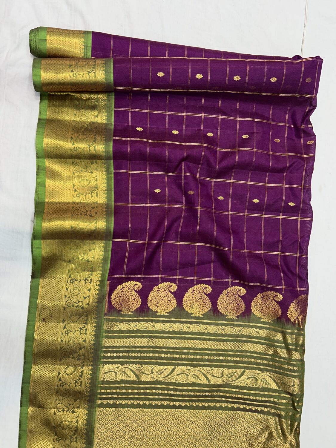 Wine Purple Handloom Sico Gadwal Saree with Parrot Green Wide Zari Border | Rich Pallu*