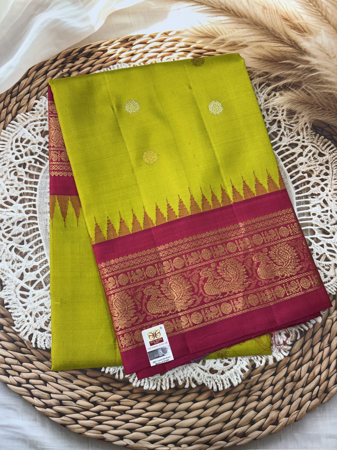 Lime Green Pink Temple Kuttu Border Gadwal Dupatta – Pure Handloom Silk with Vintage Border